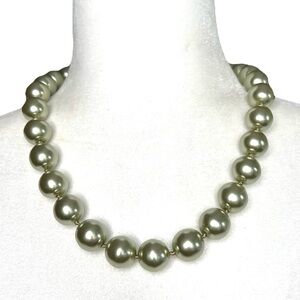 Joan Rivers Czech Glass Green Pearlized Necklace 21”